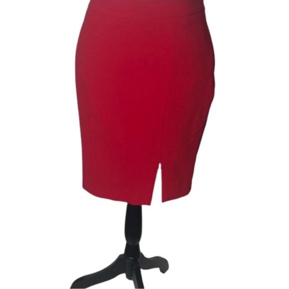 Ann Taylor | Red Pencil Skirt | Size 2P | EUC - Picture 4 of 4